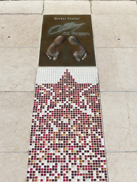 队如何实现 队如何实现